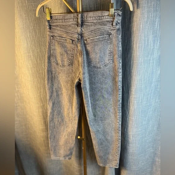 NWT Abercrombie And Fitch The Mom High Rise Jeans Acid Wash Womens size 26S/2S - Picture 9 of 12